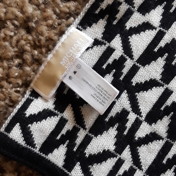 Scarve - Picture 2 of 3